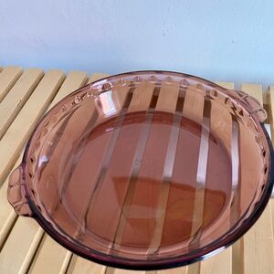 Pyrex pie plate, Amethyst